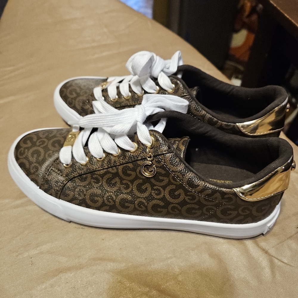 Gby Guess Golani ladies sneakers women's size 7